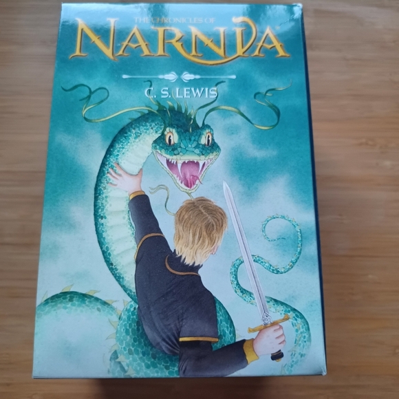The Chronicles of Narnia 8-Book Box Set + Trivia Book by C.S. Lewis - Picture 8 of 8